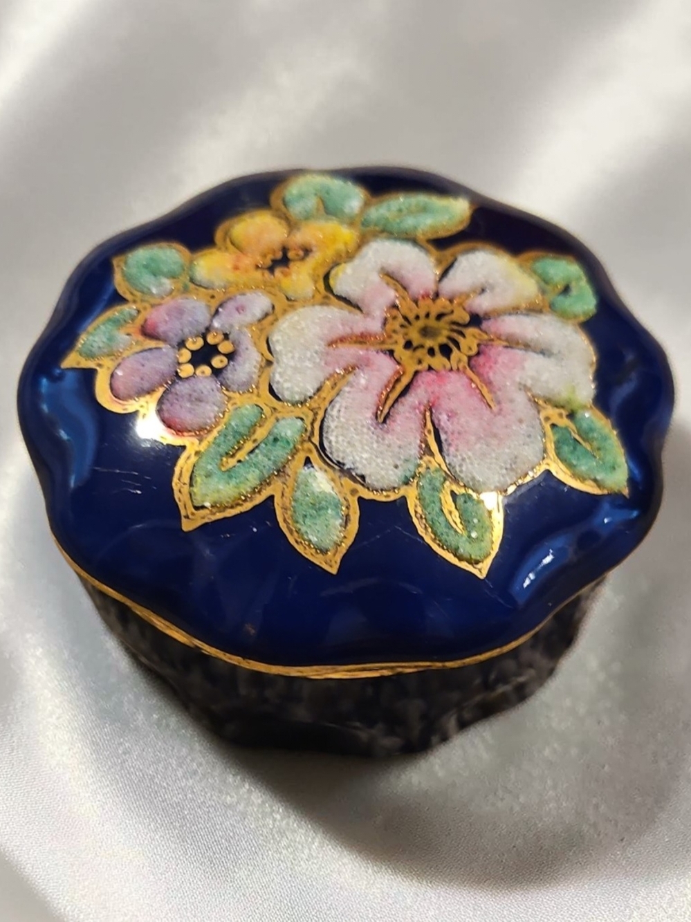 Vintage Chinese Colorful Enamel Cloisonné Trinket Box